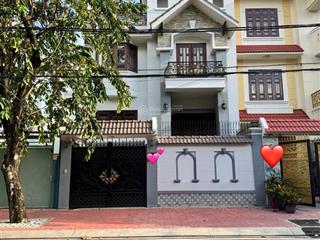 Bán biệt thự, dt 8x20m, 1 hầm 3 lầu, kdc cao lỗ p4 q8