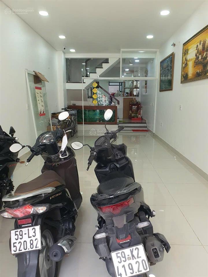 Bán nhà mặt tiền đường 84 kdc cao lỗ p4 q8, dt 4x20m, 3.5 tấm, ngay bệnh viện q8