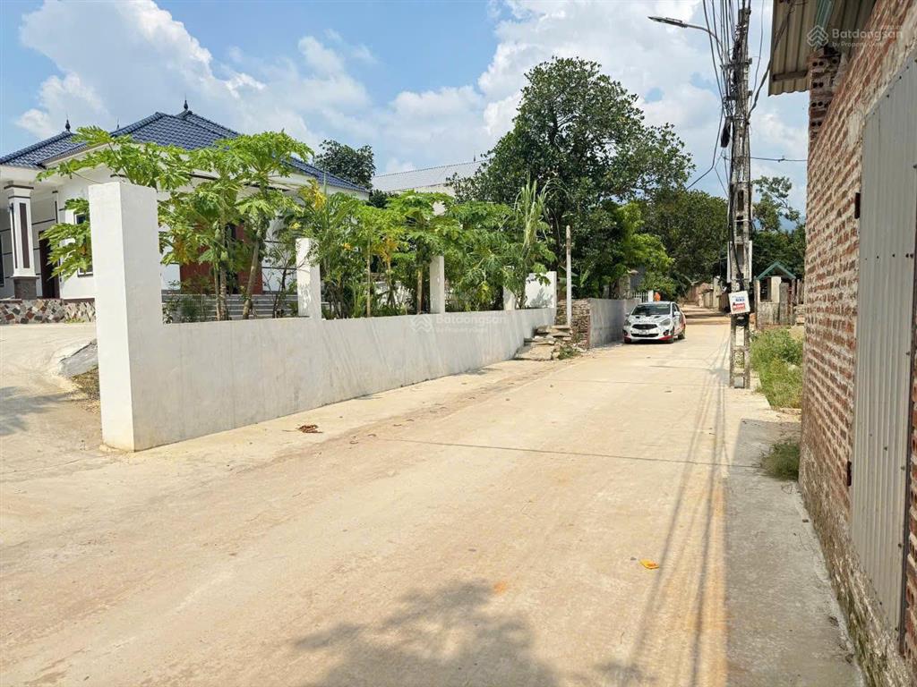 Chính chủ bán gấp lô đất trung tâm tt. hợp châu, tam đảo dt 102m2 mt 5,2m sđcc giá 850tr 0988296228