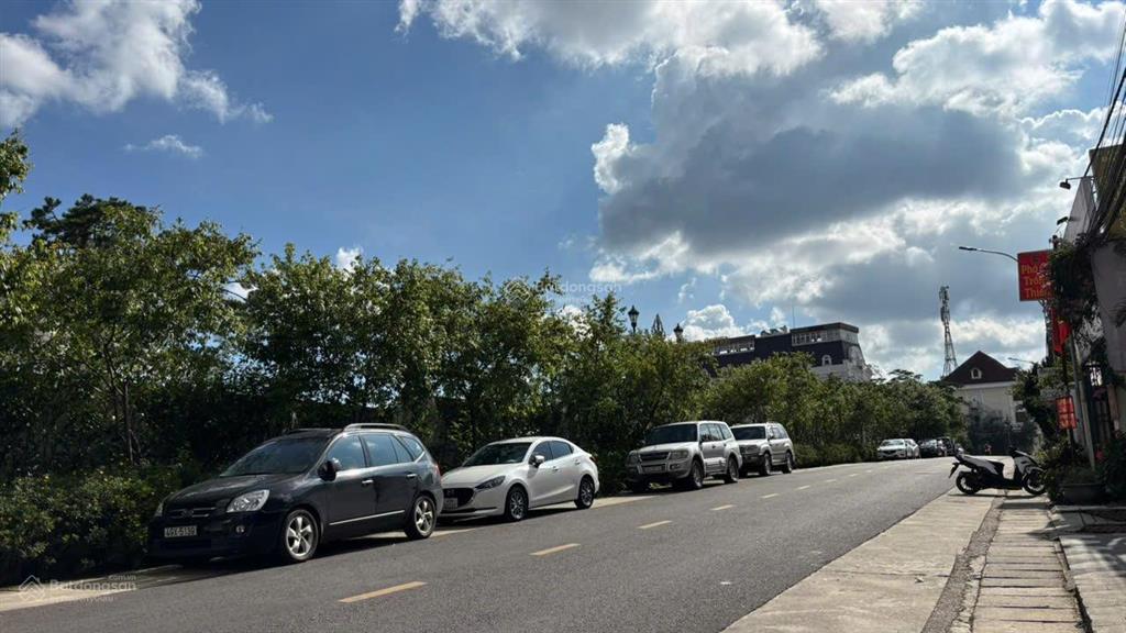 Bán đất đà lạt, đường quang trungnguyễn du, cách hồ xuân hương 800m, dt đất 683m2 ngang 26m 47 tỷ
