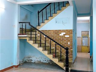 Bán nhà 3 tầng đường cao xuân huy gần ngã tư tố hữu. dt 74m ngang 4.5m  3pn 3wc.
hướng đông