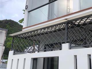 Bán nhà đẹp đường ô tô phường ngọc hiệp dt 44,5m2 full odt, kdc dân trí, gần biển, giá 2,5 tỷ