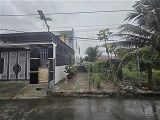 Bán lô đất tt diên khánh không có lô thứ 2 dt 151,2m2 ngang 5m full thổ cư, đường oto , giá rẻ
