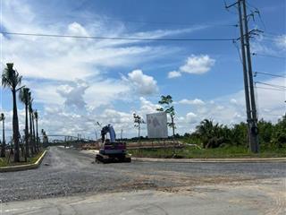 Bán nhanh lô đất ngay tthc thủ thừa mt đường 818 giá chỉ 6,7tr/m2, sổ mới keng