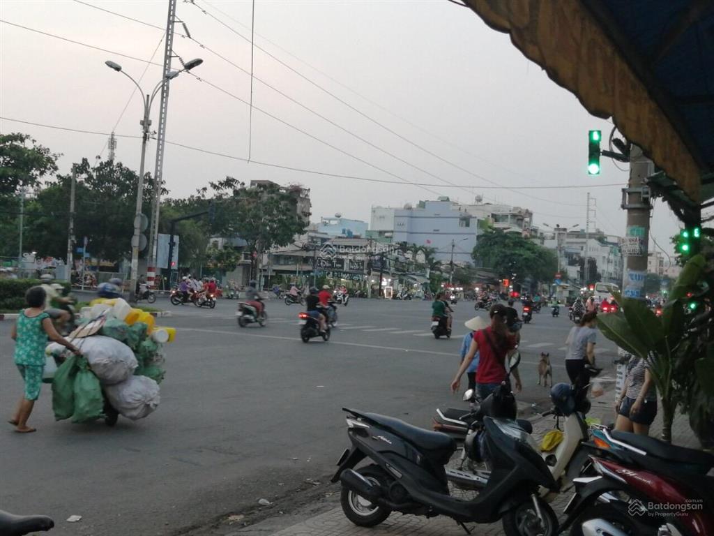 Bán nhà mtkd góc ngã 4 chợ bình tiên. dt 6,4x25,7 (dtsd 276m2) giá 40 tỷ pháp lý chuẩn chỉnh