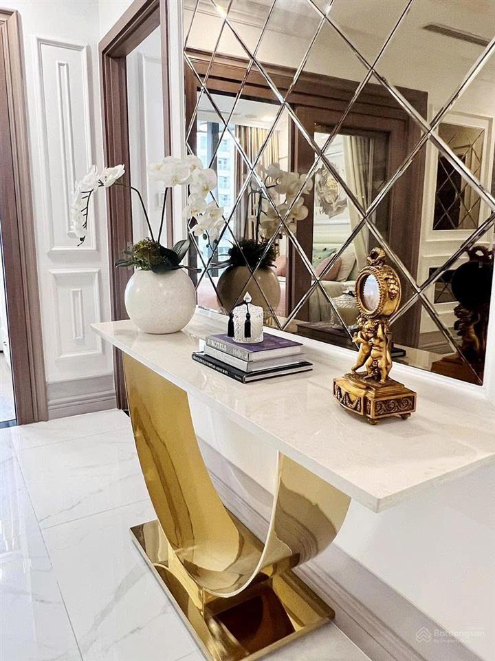 Cần bán căn hộ 2pn 94m2 landmark 81, nhà mới đẹp, decor sang trọng, sổ hồng vĩnh viễn còn tl