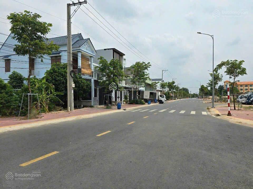 Đất ngộp,bán nhanh mt ngay chợ đại phước, gần cầu cát láisg,1ty8 bao thuế phí,sổ sẵn cầm