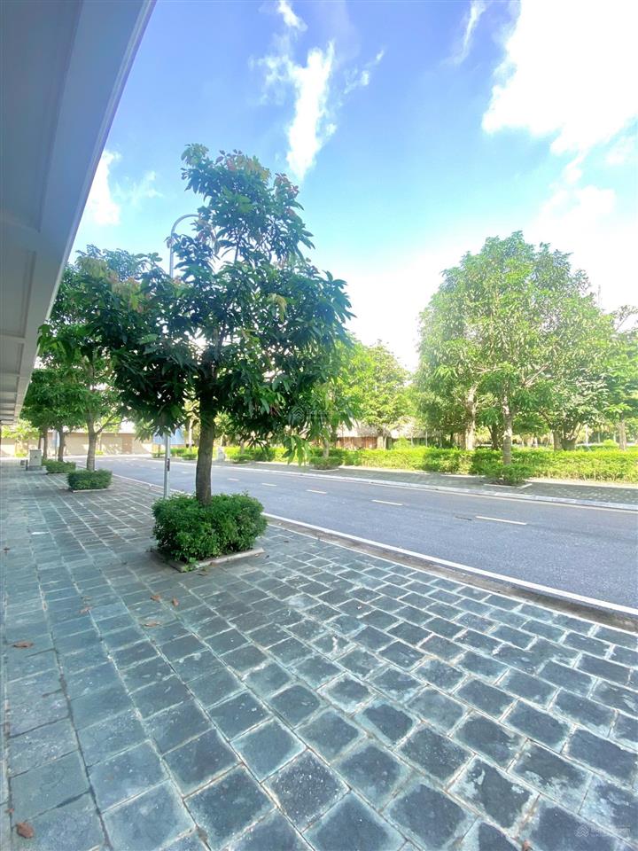 Gđ cần bán căn nhà 4 tầng đường đôi trịnh kiểm quảng thắng 0925 908 ***