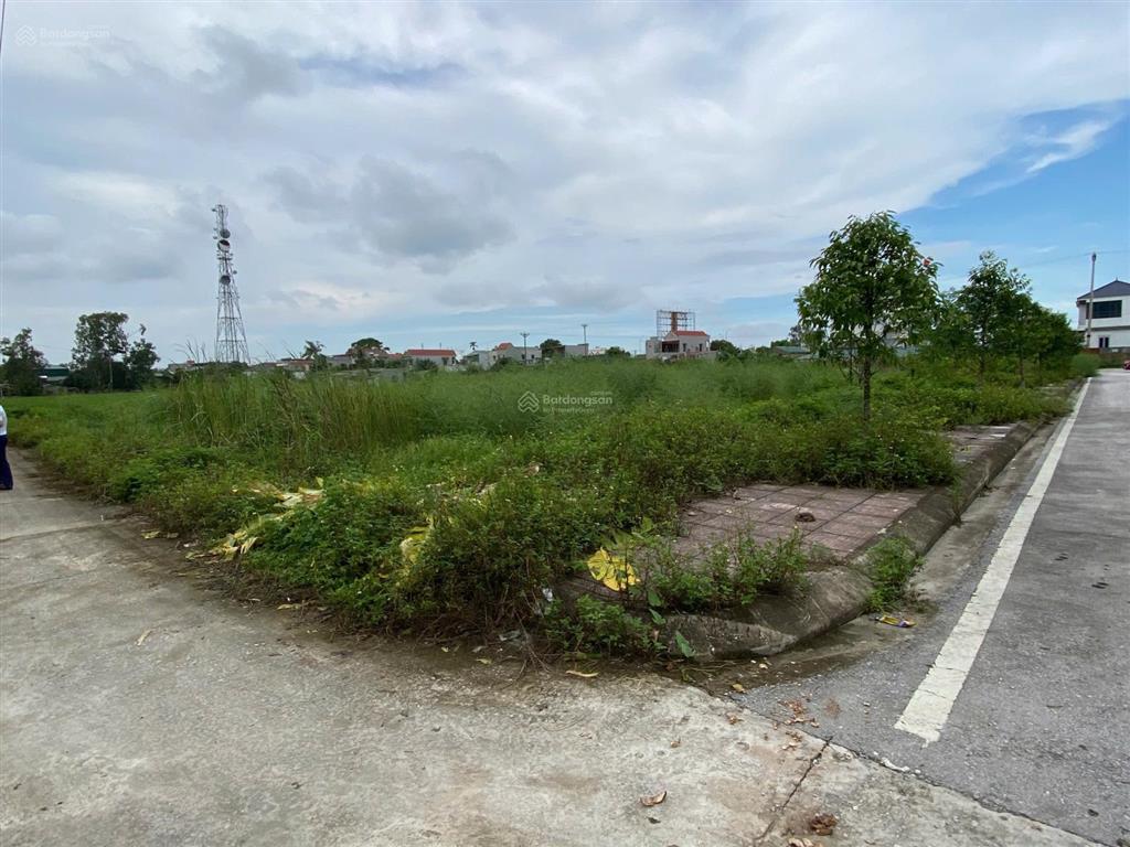 Bán lô đất tt tân phong giá hơn 10tr/m2 sổ đỏ trao tay