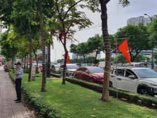 Hiếm bán! nhà mặt tiền kd bến vân đồn dt 135 m2 giá cực tốt