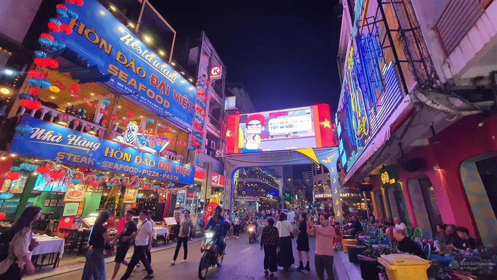 Nhà 4 tầng, hẻm xe hơi bùi viện, dt 94 m2, ngang khủng 9.4 m giá tốt