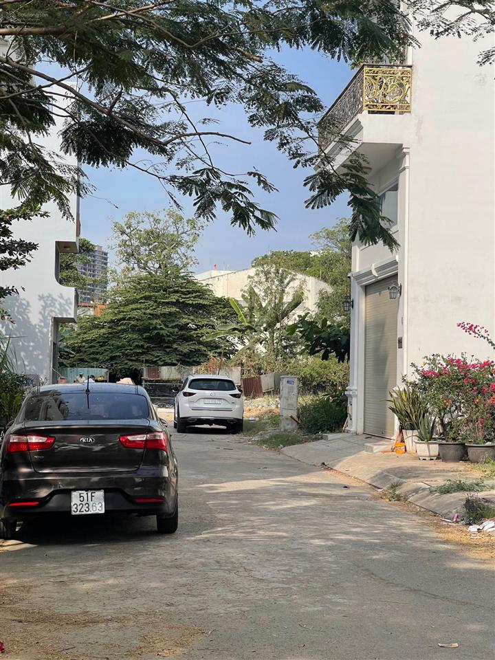 Đất đường hoàng quốc việt 5x12.4=62m2 giá 7 tỷ sổ riêng đường nhựa 8m. 0366 929 ***