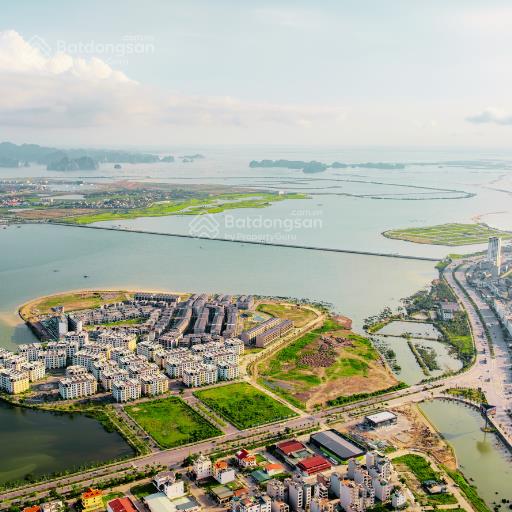 Ngoại giao căn lk 96m2 trục 21m giá 13,5 tỷ horizon hạ long .vào tên hđmb ngay. quý 1/26 ra sổ