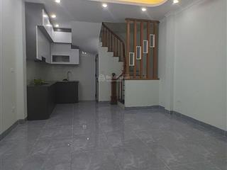 Hàng hiếm tại trung tựu, 6 tỷ, 30m2, 3pn, 3wc, 5 tầng, cách ô tô 30m  cạnh trường tiểu học