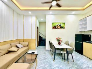 Góc 2 mt hẻm  thông sang q. 10, 2 tầng (3pn) dtsd 70m2  full nội thất  shr