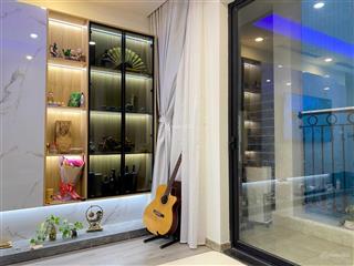 Bán căn hộ 3 ngủ  2vs, dt 122m2, tầng trung, ban công đn tòa diamond flower lê văn lương, 10.5 tỷ