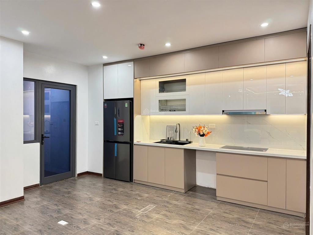 Giảm giá bán gấp trong tháng 12 căn 3 ngủ  2vs tòa vinata tower cầu giấy, dt 112m2, 10.9 tỷ có tl