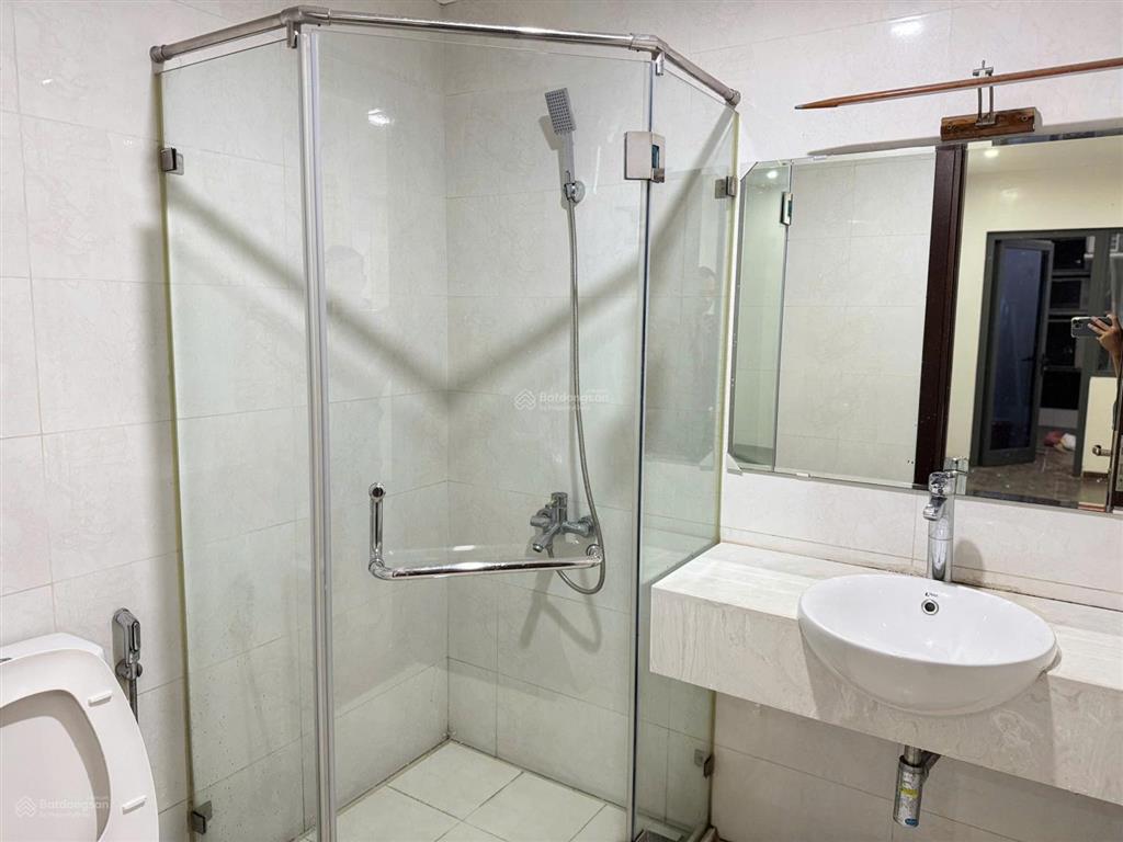 Giảm giá bán gấp trong tháng 12 căn 3 ngủ  2vs tòa vinata tower cầu giấy, dt 112m2, 10.9 tỷ có tl