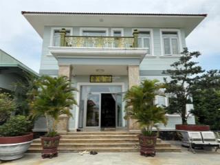 Bán căn biệt thự sân vườn full nội thất gỗ khu đường long phước p. long phước, tp. thủ đức