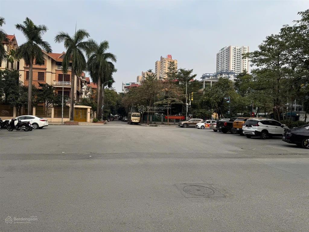 Bán phân lô khu đô thị đại kim , 51m , mặt tiền 4m , vỉ hè rộng , 3 ô tô tránh . giá 1 x tỷ !