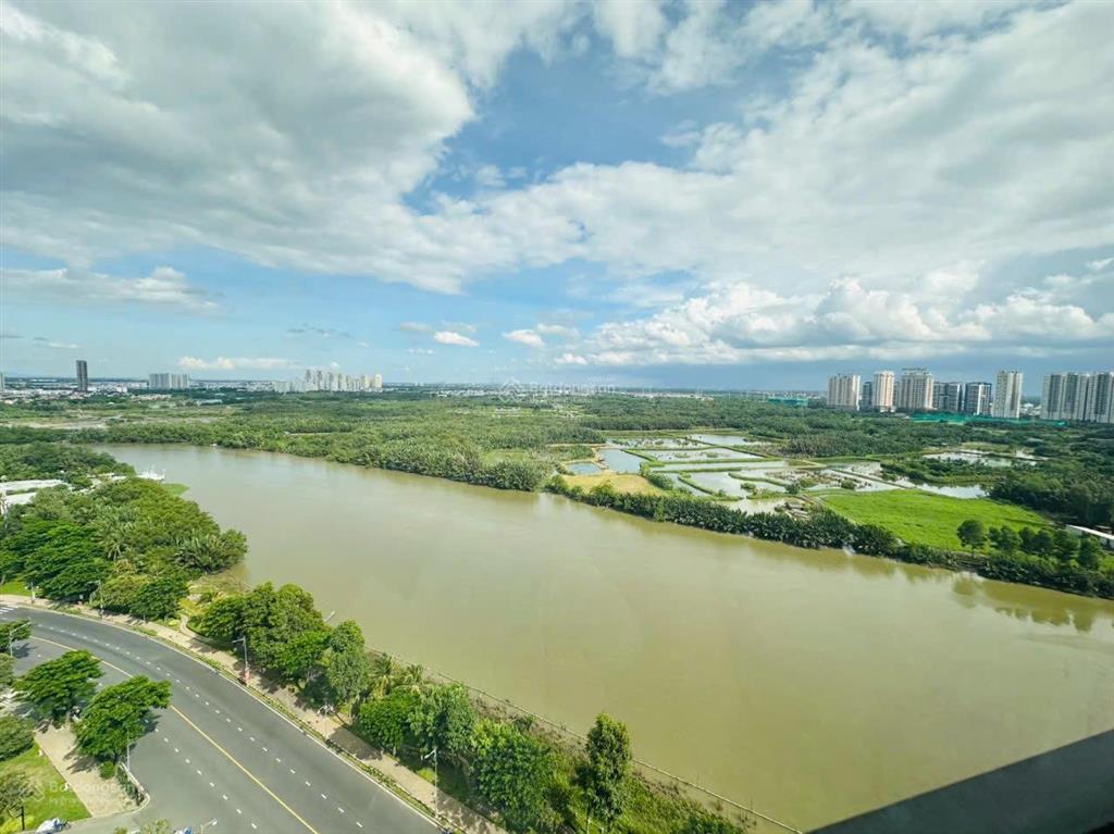 Bán penthouse phú mỹ hưng 312m2 nhà cũ tiện decor lại, giá 38 tỷ, 0987 496 *** định