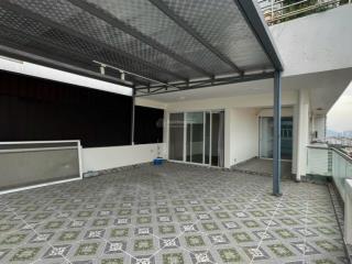 Bán căn hộ chung cư phú mỹ hưng, 17,8 tỷ, 186m2, 3pn, 3wc, nội thất cơ bản, có sân rộng