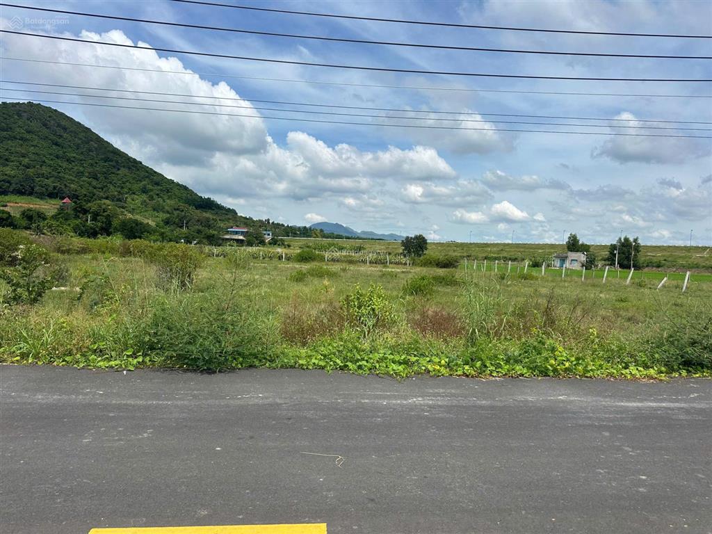 Bán đất mt nguyễn minh châu 40,6x72m (3.268m2) view hồ núi đất tân tiến lagi. giá rẻ 1,5triệu/m2