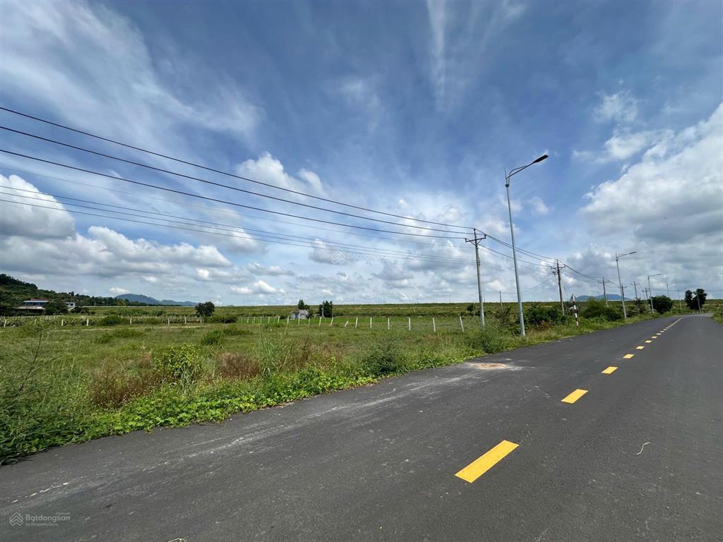 Bán đất mt nguyễn minh châu 40,6x72m (3.268m2) view hồ núi đất tân tiến lagi. giá rẻ 1,5triệu/m2