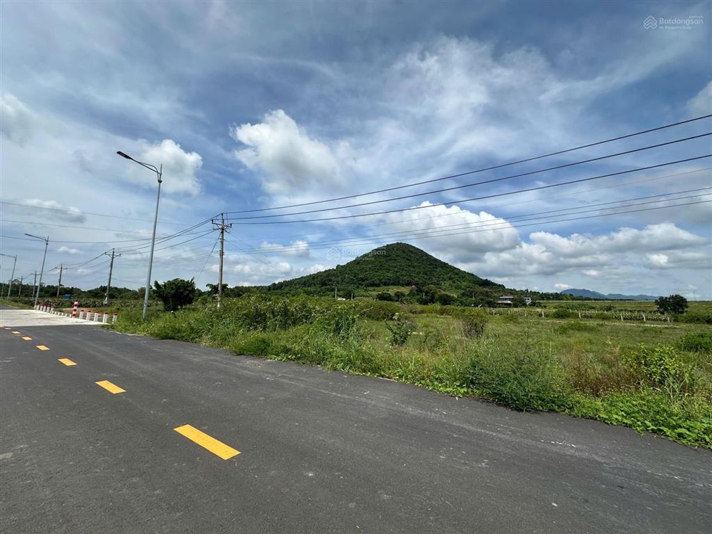 Bán đất mt nguyễn minh châu 40,6x72m (3.268m2) view hồ núi đất tân tiến lagi. giá rẻ 1,5triệu/m2