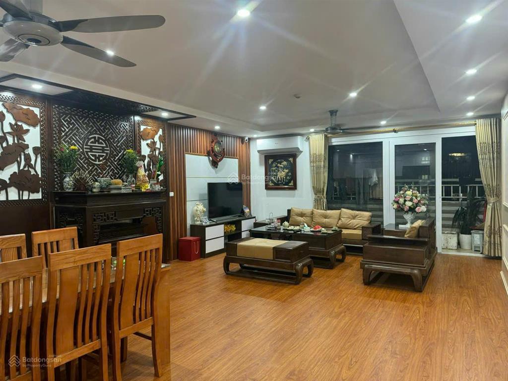 Chuyển công tác bán ch 80m2 3pn 2wc full nội thất căn tầng trung sđcc . 0838 551 ***