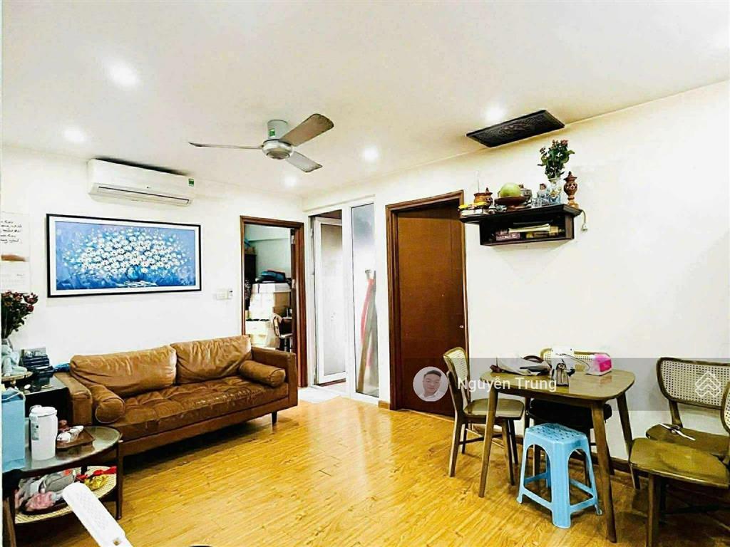 Chính chủ cần bán ch 70m2 2pn full nội thất  cc victoria văn phú .   0838 551 *** .