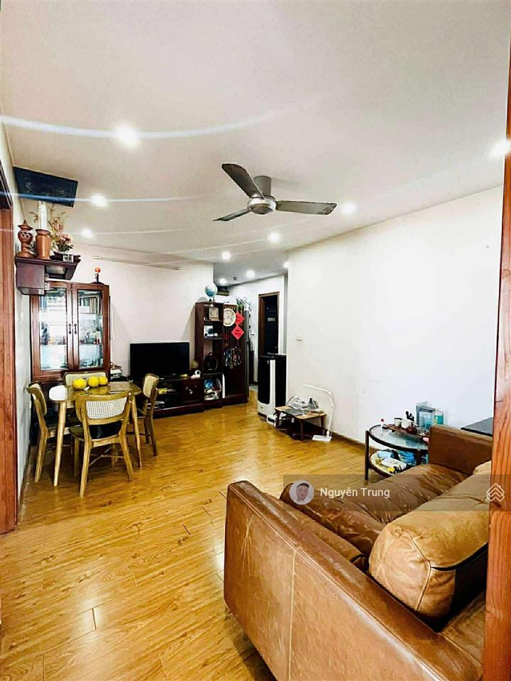 Chính chủ cần bán ch 70m2 2pn full nội thất  cc victoria văn phú .   0838 551 *** .