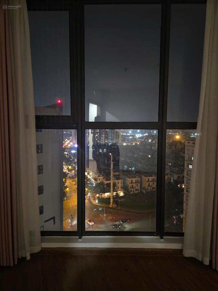 Chủ nhà gửi bán căn góc tầng cao 97m2 3pn full đồ cc le grand jardin giá 8 tỷ bao thuế phí.