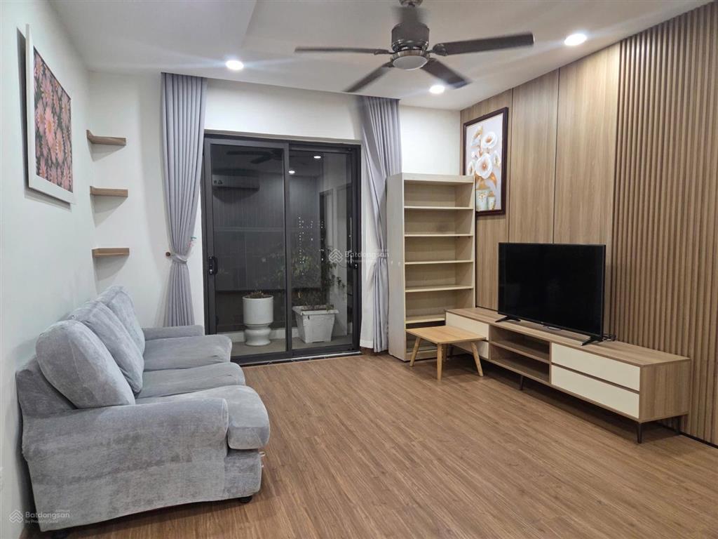 Chủ nhà gửi bán căn góc tầng cao 97m2 3pn full đồ cc le grand jardin giá 8 tỷ bao thuế phí.