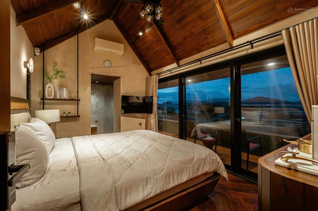 Villa sân vườn 218m² cực phẩm, cách hồ xuân hương 300m