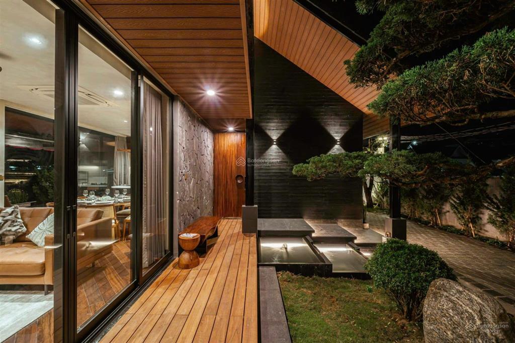 Villa sân vườn 218m² cực phẩm, cách hồ xuân hương 300m