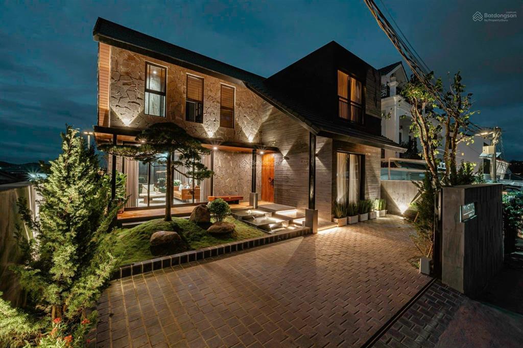 Villa sân vườn 218m² cực phẩm, cách hồ xuân hương 300m