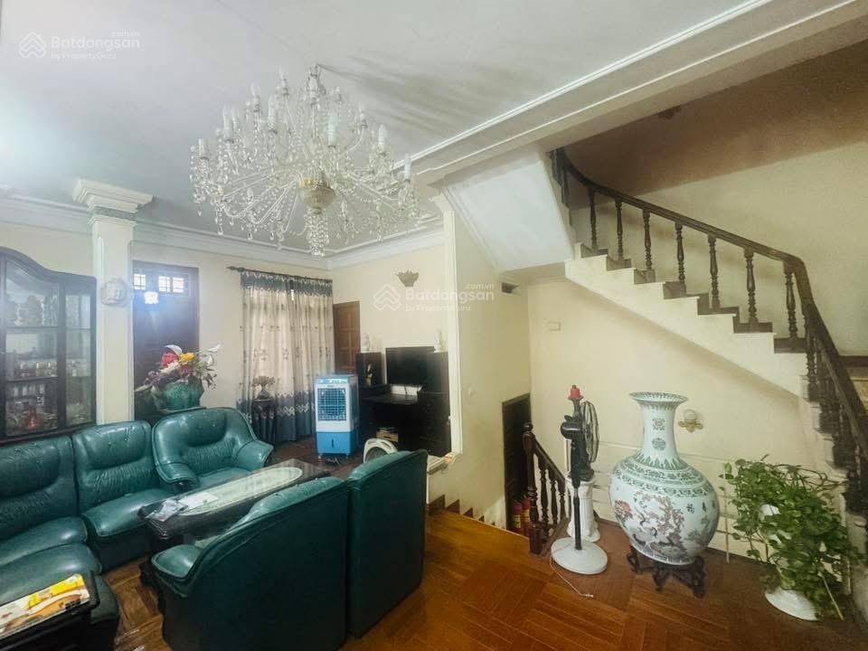 Tôi đi định cư nước ngoài cần bán gấp mặt phố võ thị sáu210m2mặt tiền 15mvỉa hè  giá 39 tỷ tl