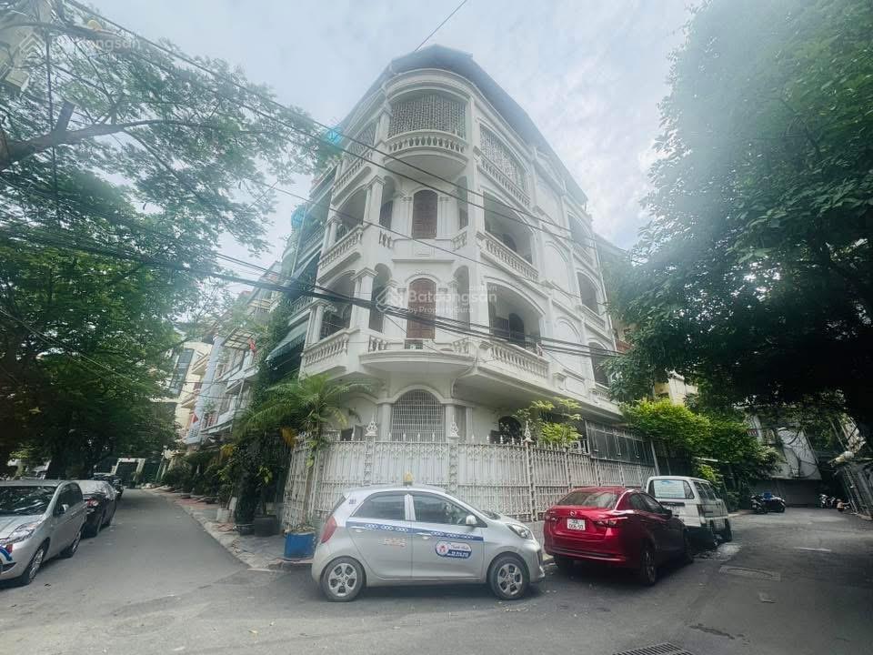 Tôi đi định cư nước ngoài cần bán gấp mặt phố võ thị sáu210m2mặt tiền 15mvỉa hè  giá 39 tỷ tl