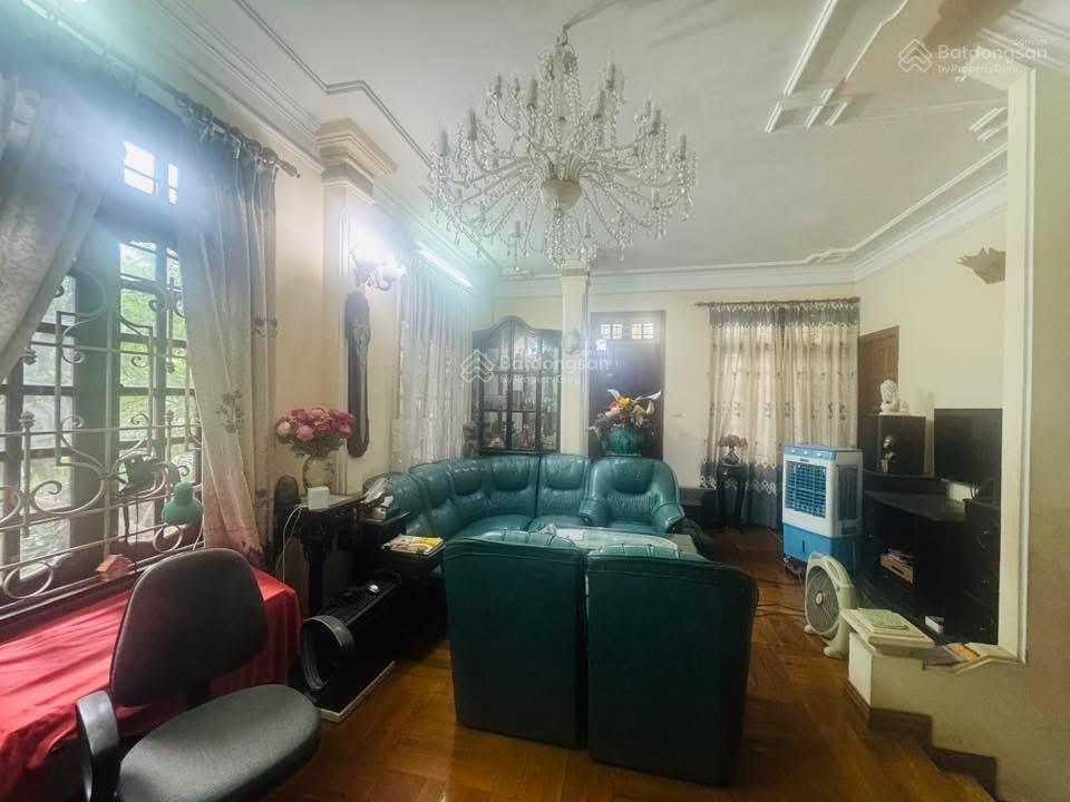 Tôi đi định cư nước ngoài cần bán gấp mặt phố võ thị sáu210m2mặt tiền 15mvỉa hè  giá 39 tỷ tl