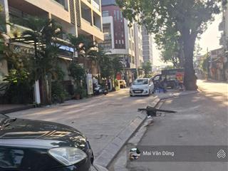 Bán nhà dân xây đức giang, 5 tầng. 6 ngủ, thang máy, lô góc 3 mặt thoáng