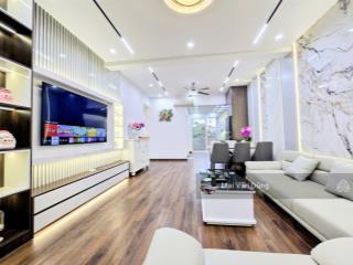 Chuyển nhượng căn hộ 3 ngủ, full đồ, ban công đông nam, ngay sát vách trường quốc tế mc