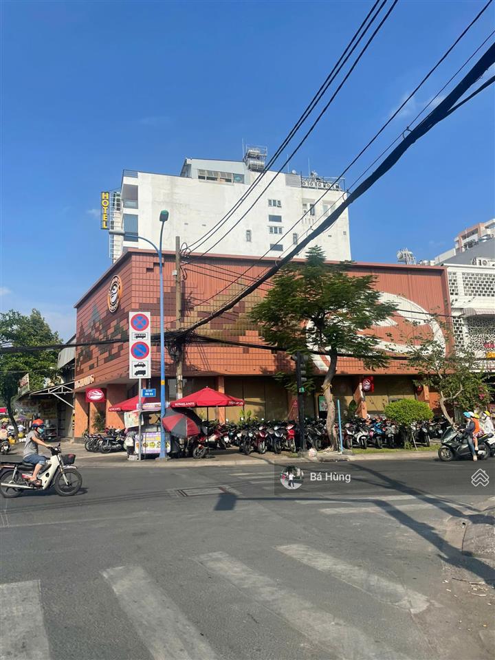 Siêu rẻ ! bán nhà góc 2 mặt tiền phan huy ích . dt 35 x 40m  3 tầng hđt 146 tr/th. giá chỉ 62 tỷ