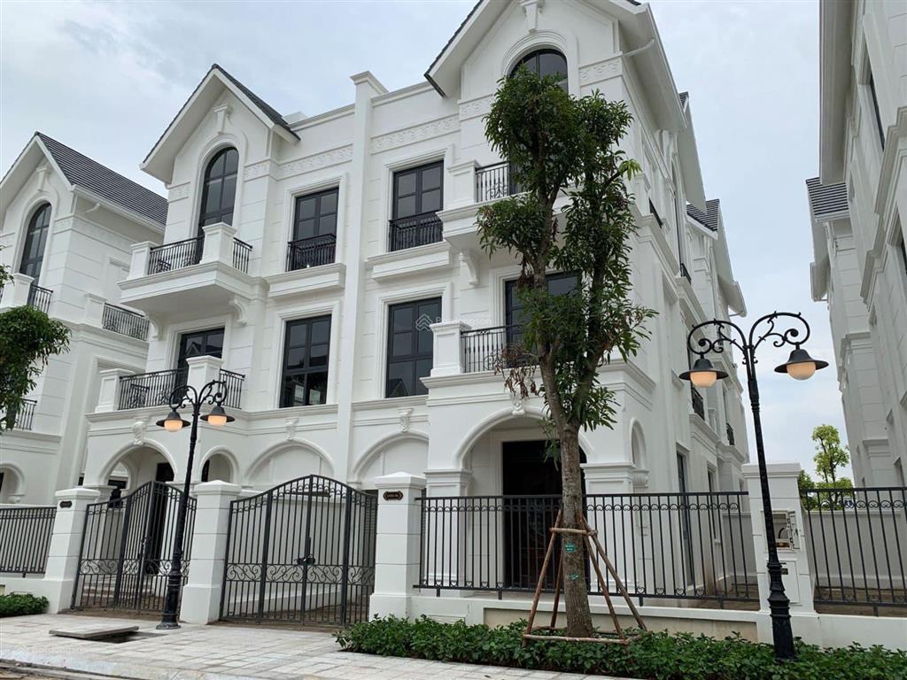 Giá bán 32 tỷ, rẻ nhất cho căn sl san hô 133,5m2, hướng đn, gần hồ, vinhomes ocean park 1