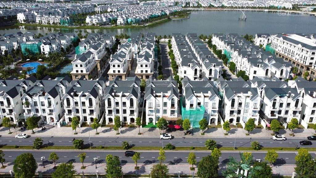 Giá bán 32 tỷ, rẻ nhất cho căn sl san hô 133,5m2, hướng đn, gần hồ, vinhomes ocean park 1