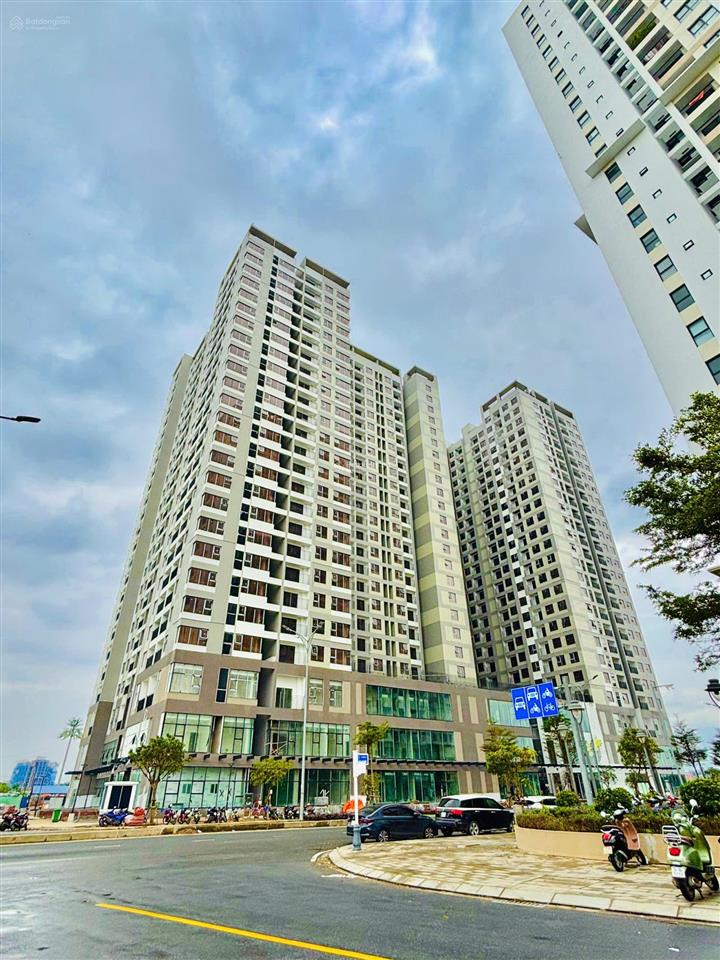 Bán căn góc 2pn hướng nam, tầng trung, toà fpt 3  diện tích 62,14m2  giá 3,5 tỷ.  0782 140 ***