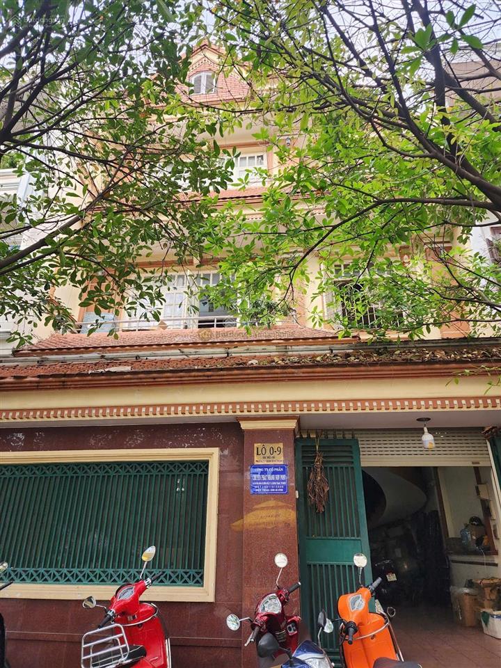 Nhà mặt tiền p.3 bình thạnh  gần phố ẩm thực phan xích long  vị trí cực hiếm  0967 694 ***