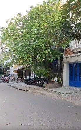 Nhà mặt tiền p.3 bình thạnh  gần phố ẩm thực phan xích long  vị trí cực hiếm  0967 694 ***
