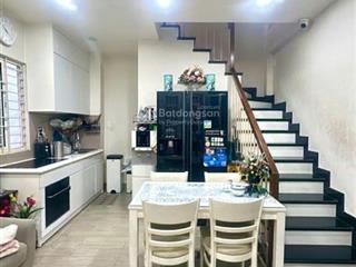 Chính chủ bán nhà ngay út tịchhoàng văn thụdtsd 80m23 tầnghxh4.x tỷ