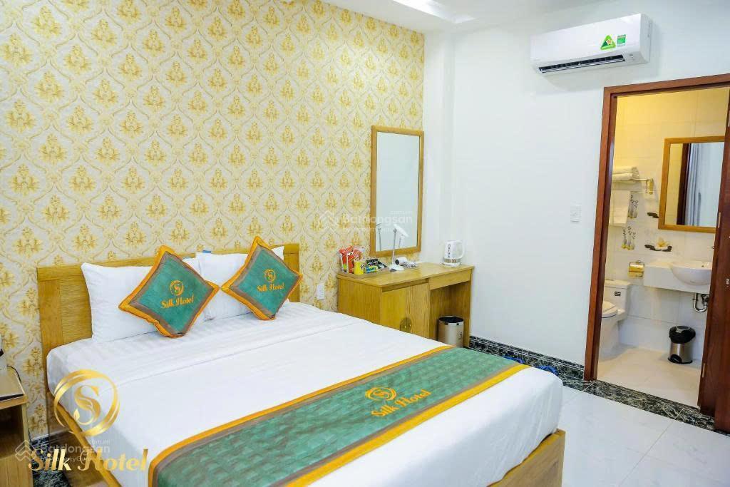 Bán tòa chdv 16p  5 lầu thang máy 2 mặt tiền nguyễn thanh tuyền, hdt 45 triệu, giá 17,9 tỷ